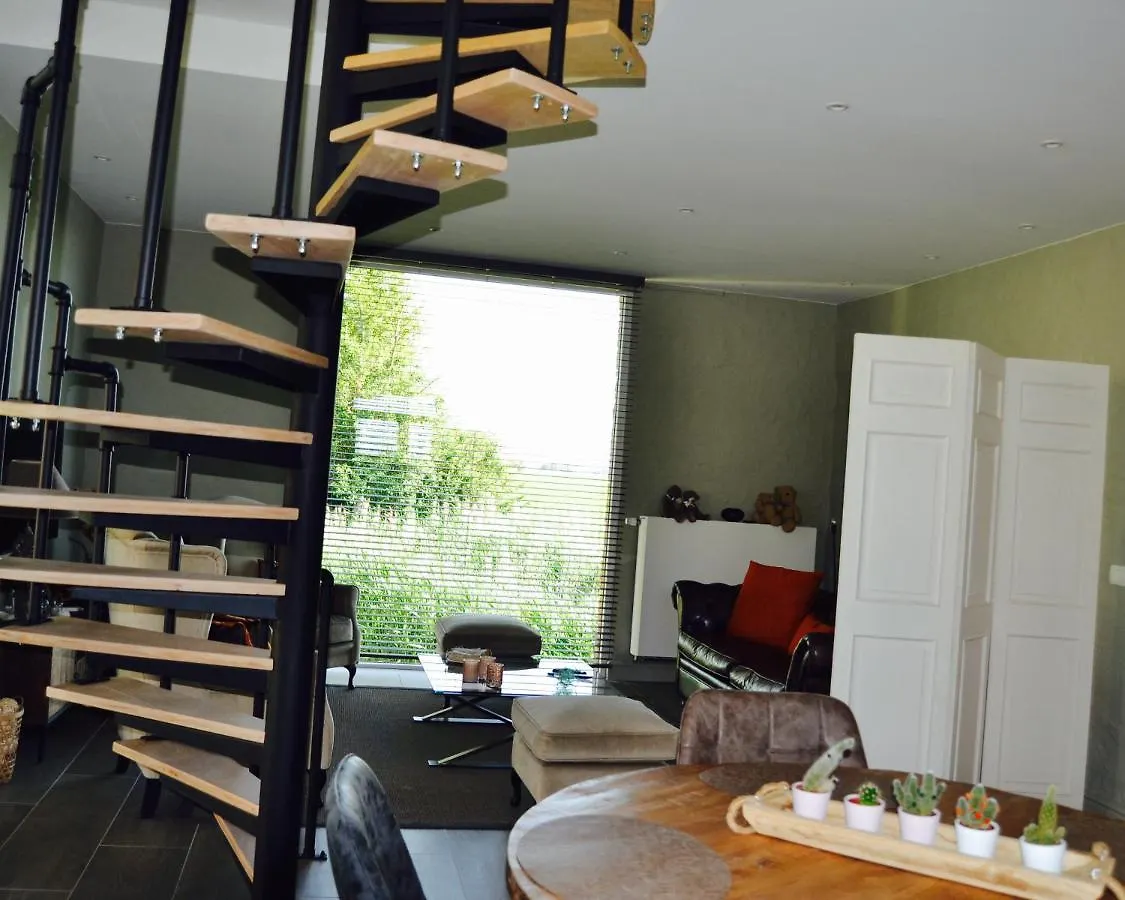 Le Petit Chateau Vaartdijk Bed & Breakfast Leffinge