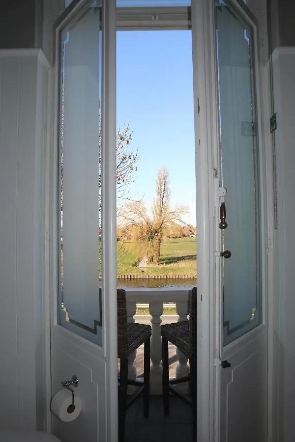 Le Petit Chateau Vaartdijk Bed & Breakfast Leffinge 0*,